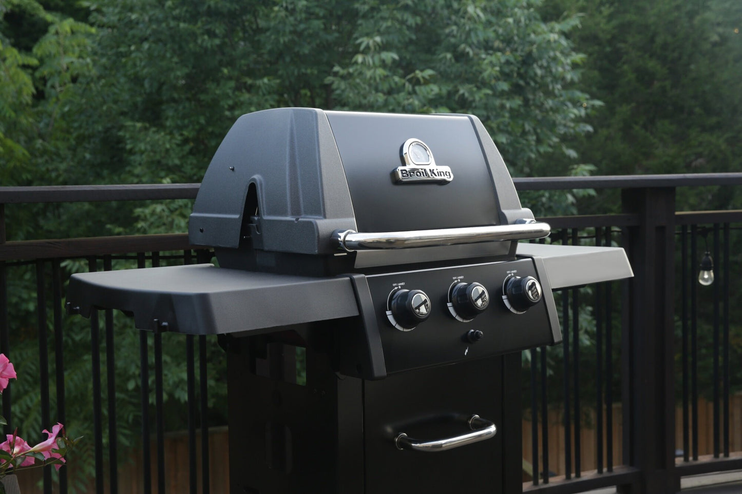 Grill ogrodowy gazowy BROIL KING Royal 320 Shadow 8.8 kW 55 x 36.5 cm