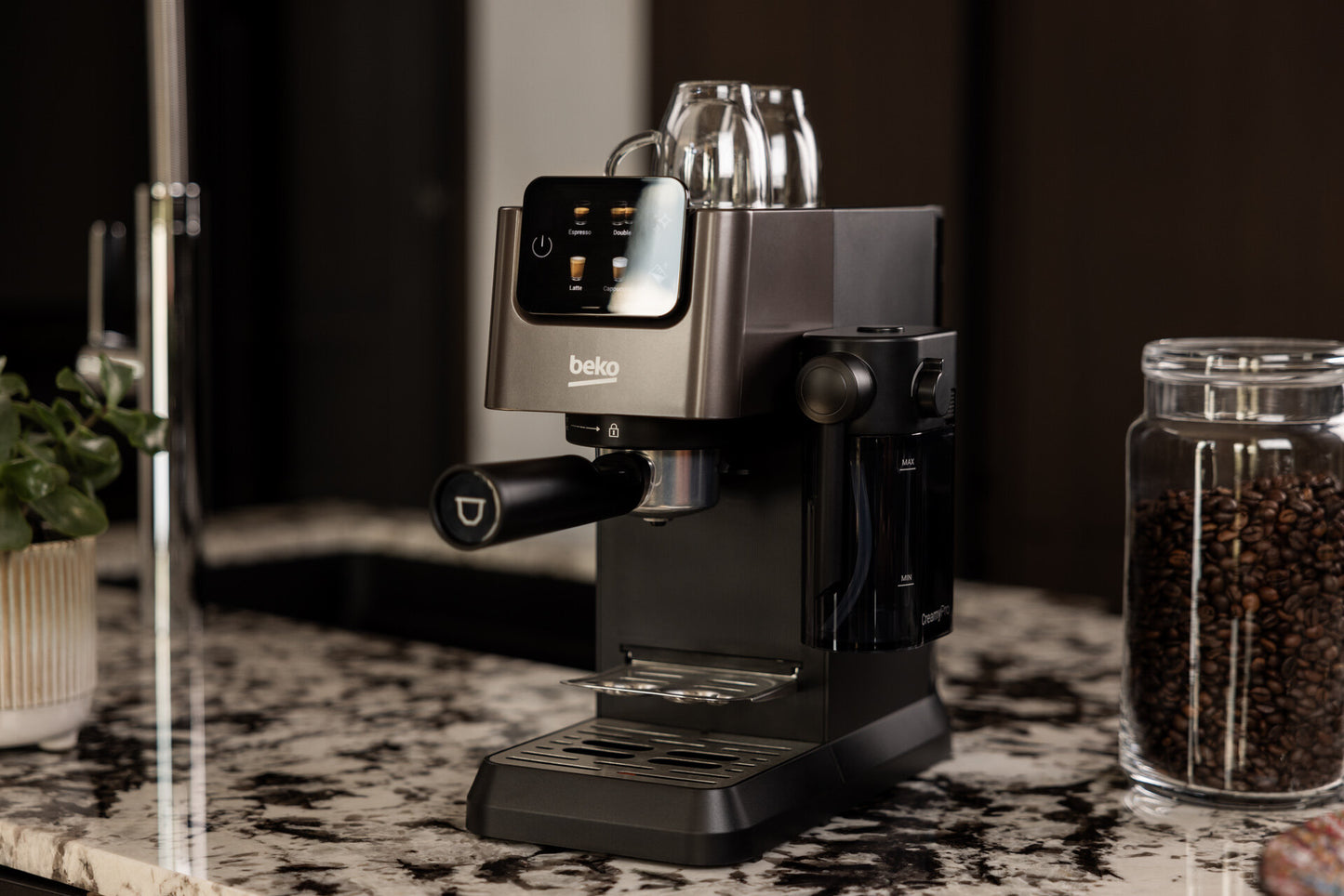 Ekspres BEKO CaffeExperto CEP5464DX z modułem do kapsułek Nespresso